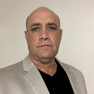 Meet your Posher, Carlos